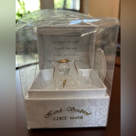 NEW IN BOX First Communion Angel in Keepsake Chest | 22kt Gold Accent Figurine👼🏻 - Picture 3 of 5